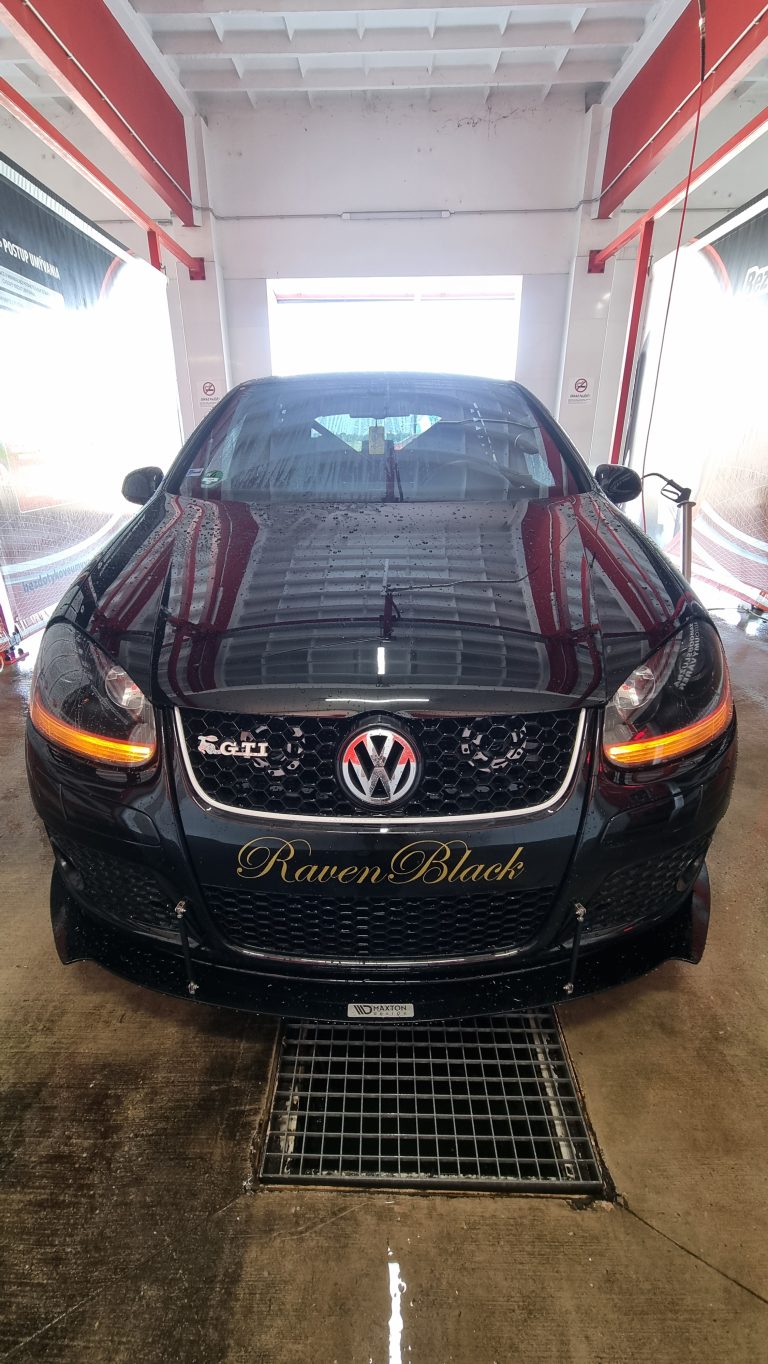 VW GOLF V GTI - fotka 18