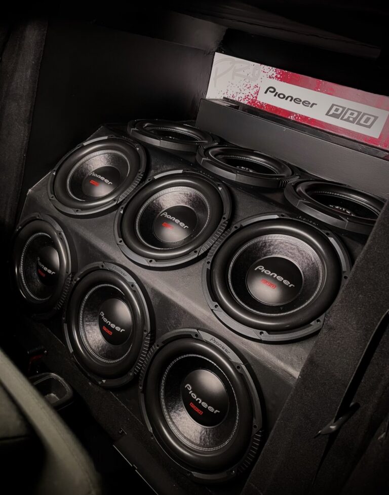 Suzuki SX4 “Blackzuki” Audio Showcar - fotka 3